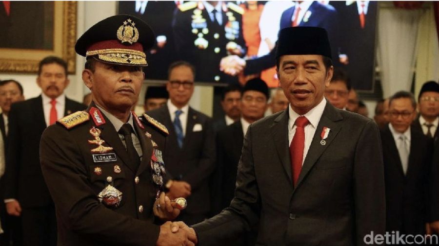Presiden Jokowi bersama Kapolri Jenderal Idham Azis. (Rengga Sancaya/detikcom)