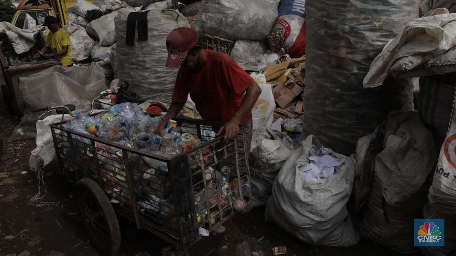Senyum dan Harapan Para Bocah di Kampung Pemulung. (CNBC Indonesia/Muhammad Sabki)