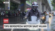VIDEO: Tips Bersepeda Motor Saat Hujan