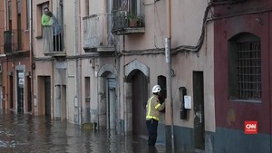 VIDEO: Banjir Spanyol Tewaskan 10 Orang