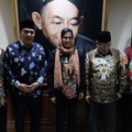Berkerudung, Ini Gaya Sri Mulyani Ketika Sowan ke Kantor PBNU