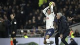 Tottenham Hotspur kembali meraih kemenangan di Liga Inggris setelah empat kali gagal berkat kemenangan 2-1 atas Norwich City. (AP Photo/Matt Dunham)