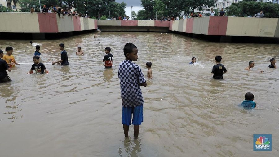 Penanganan underpass Kemayoran yang terendam banjir menjadi kewenangan pemerintah pusat?