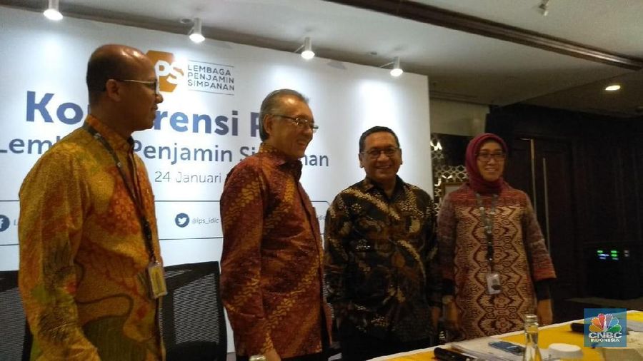 Artinya, semakin bertambah banyak pula jumlah orang kaya di tanah air.