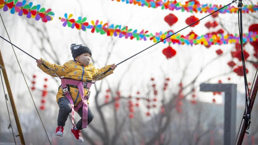 Festival imlek di China dibatalkan, kebijakan itu dibuat untuk mencegah penularan virus yang sampai saat ini telah menewaskan 41 orang.
