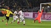 Winger asal Inggris, Jadon Sancho, ikut menyumbang satu gol di laga Borussia Dortmund vs FC Koln. (AP Photo/Martin Meissner)