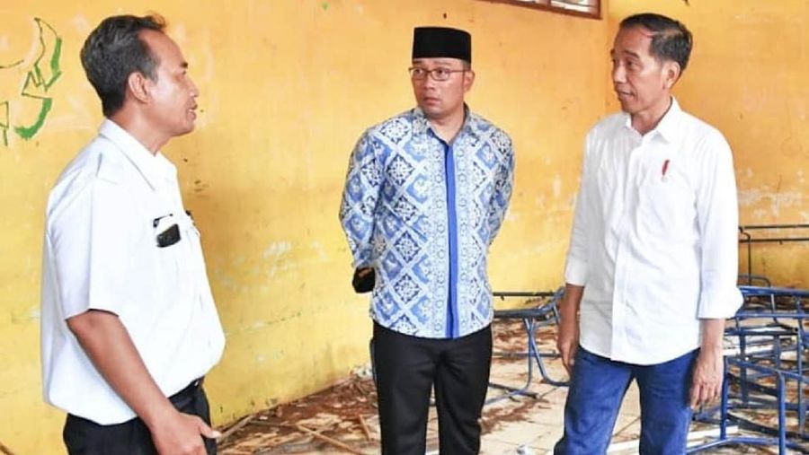 Presiden Jokowi menginstruksikan Kementerian PUPR untuk melakukan perbaikan gedung sekolah sejak Maret 2019 dengan dana APBN.