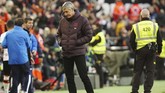 Pelatih Barcelona Quique Setien tertunduk lesu. Ini kekalahan pertama Barcelona bersama Setien. Barcelona berpeluang tertinggal tiga poin dari Real Madrid di puncak klasemen Liga Spanyol. (AP Photo/Alberto Saiz)
