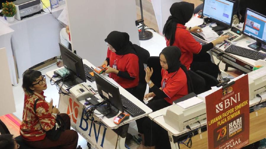 Kemenkumham RI menggandeng BNI untuk memberikan layanan penggantian serta permohonan pasport baru baik fisik maupun elektronik di luar hari kerja.