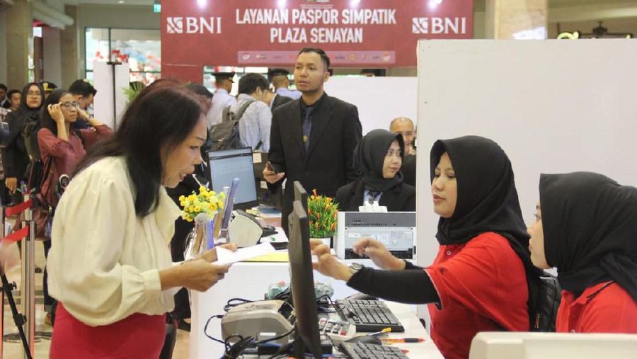 Kemenkumham RI menggandeng BNI untuk memberikan layanan penggantian serta permohonan pasport baru baik fisik maupun elektronik di luar hari kerja.