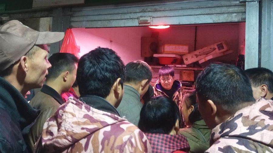 Wabah virus baru yang diduga berasal dari pasar satwa liar di China membuat penegakan hukum setempat untuk bertindak tegas.