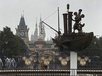 Tsunami PHK Lagi, Disney Berhentikan 28.000 Karyawan