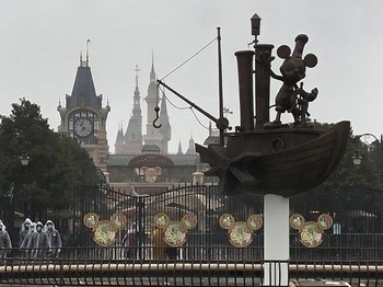 Tsunami PHK Lagi, Disney Berhentikan 28.000 Karyawan