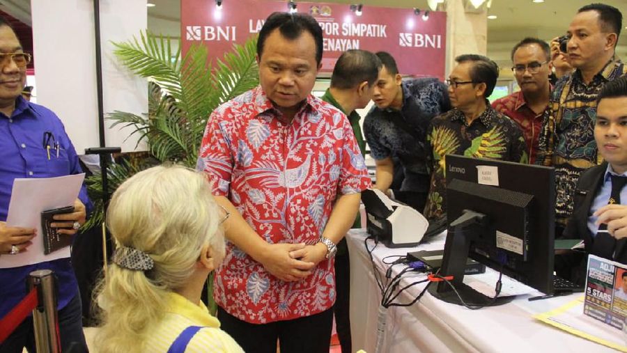 Kemenkumham RI menggandeng BNI untuk memberikan layanan penggantian serta permohonan pasport baru baik fisik maupun elektronik di luar hari kerja.