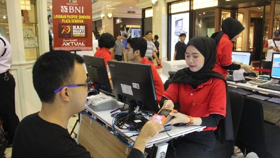 Kemenkumham RI menggandeng BNI untuk memberikan layanan penggantian serta permohonan pasport baru baik fisik maupun elektronik di luar hari kerja.
