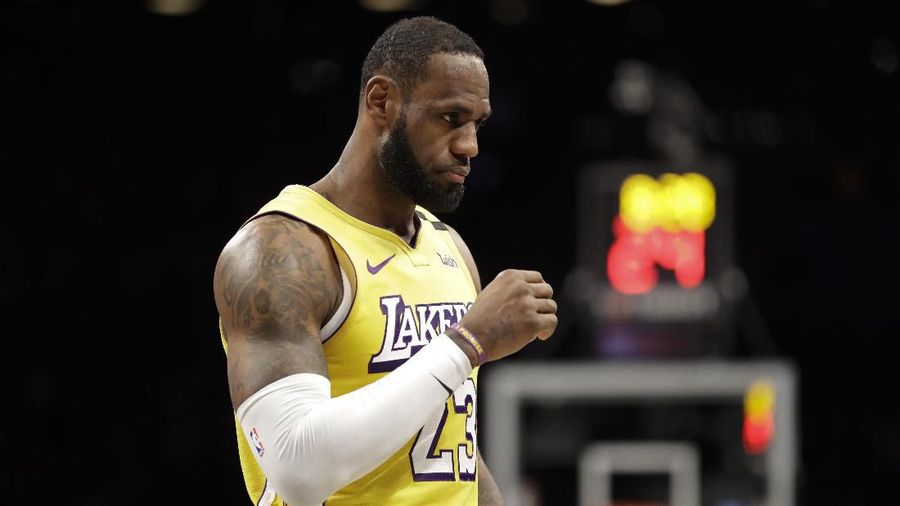 Lakers Nets Basketball LeBron James