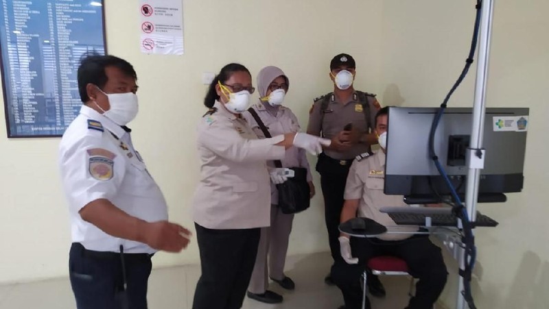 Di Pelabuhan Bintan dan Tanjung Pinang telah dipasang alat thermal scanner per tanggal 24 Januari 2020 untuk mendeteksi peningkatan suhu tubuh penumpang.