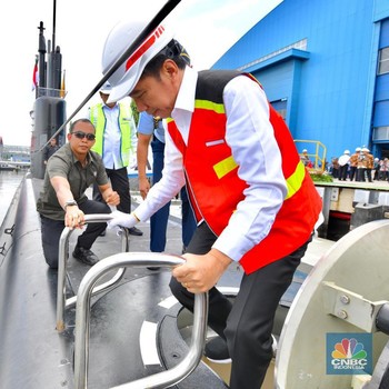 Prabowo & Luhut Kawal Jokowi di Atas Kapal Selam Made in RI