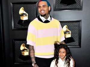 Lirik Lagu Under The Influence - Chris Brown Beserta Maknanya