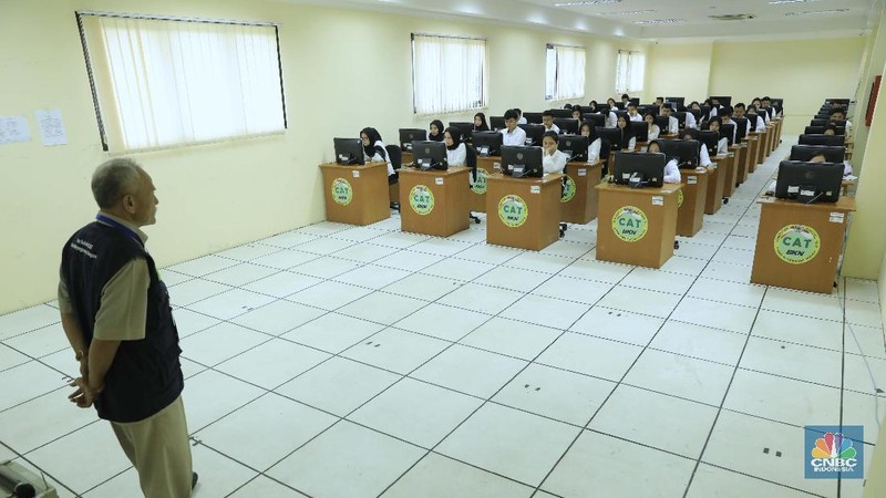 Tes awal bagi calon pegawai negeri sipil (CPNS) adalah Seleksi Kompetensi Dasar (SKD). Tes ini akan dilakukan hingga Februari 2020.