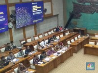 BI 'Dihajar' DPR Pertanyaan Soal Perkasanya Rupiah