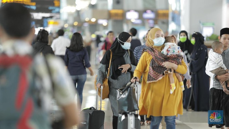 Sejumlah Warga Kerap Menggunakan Masker di Bandara Soekarno Hatta untuk Antisipasi Virus Corona.