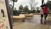 Selain Shanghai Disney Resort, objek wisata populer lainnya, seperti Kota Terlarang di Beijing, juga ditutup karena kekhawatiran akan virus corona. (AP Photo/Fu Ting)
