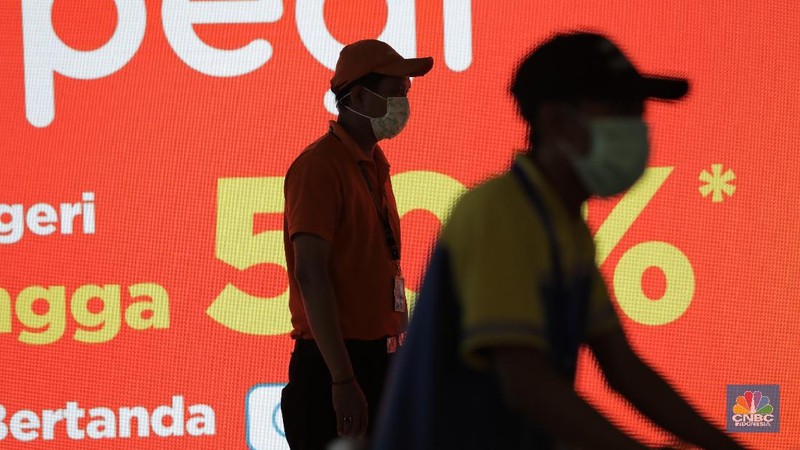 Sejumlah Warga Kerap Menggunakan Masker di Bandara Soekarno Hatta untuk Antisipasi Virus Corona.
