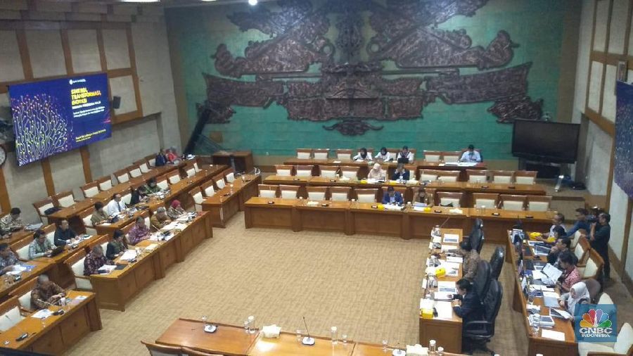 Rapat kerja Bank Indonesia dan Komisi XI DPR RI. (CNBC Indonesia/Cantika Adinda Putri)