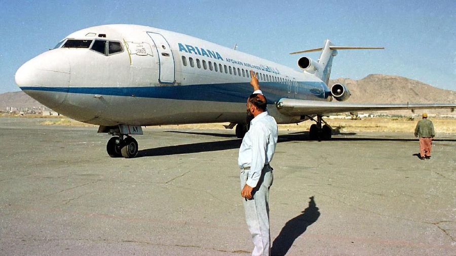 Seperti dilaporkan oleh BBC, pesawat milik maskapai Ariana Airlines jatuh di distrik Deh Yak, Ghazni, barat daya Kabul (ibu kota Afghanistan).
