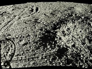 Gunung Berapi Meletus di Bulan saat Dinosaurus Jelajahi Bumi