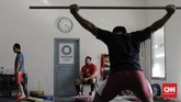 Sejak 2000, Angkat besi rutin menjadi cabang olahraga yang menyumbang medali di Olimpiade. (CNN Indonesia/Adhi Wicaksono)