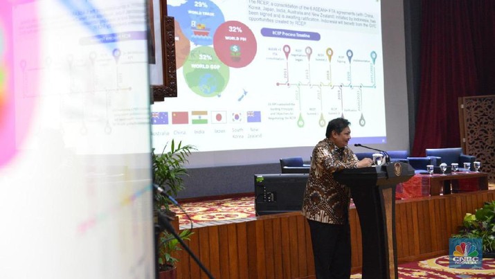 Dengan omnibus law, pemerintah bisa memberikan tambang batu bara royalti nol. Asal memenuhi syarat hilirisasi dan DMO 