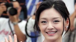 Wabah Virus Corona, 'Shan Cai' Sebar 10 Ribu Masker di Wuhan