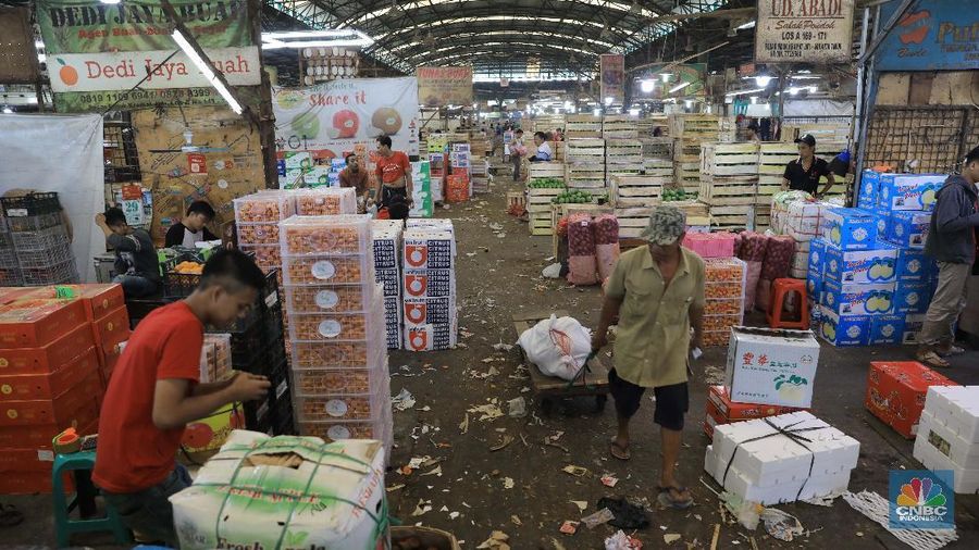 Kementan memperketat pengawasan pintu masuk impor buah demi menghindari kemungkinan penyebaran virus corona.