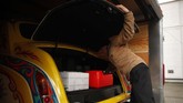 Fitur pelengkap masih sama ketika mobil pertama kali dipesan, mulai sistem audio, alat perekaman, dan telepon. (Chad Hipolito/The Canadian Press via AP)