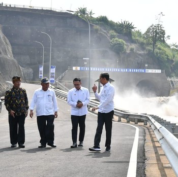 Terowongan 'Raksasa' Anti-Banjir Bandung Diresmikan Jokowi