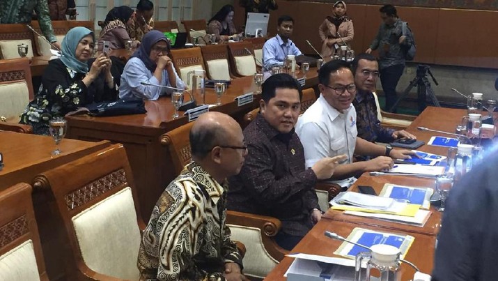 Anggota DPR dari Fraksi PDI Perjuangan Mufti A.N Anam menyebutkan komentar yang dimaksud adalah ketika Erick menyentil Telkom.
