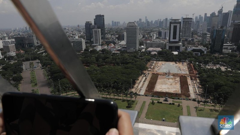 Pemprov DKI Jakarta dan DPRD DKI Jakarta sepakat menghentikan revitalisasi di kawasan Monas.