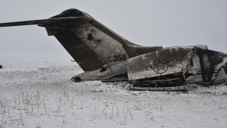 Pesawat Militer AS, Bombardier E-11A Jatuh di Provinsi Ghazni, Afghanistan. Jatuhnya pesawat masih simpang siur. Meski ada yang mengatakan tertembak Taliban.