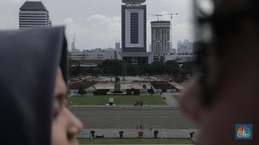 Pemprov DKI Jakarta dan DPRD DKI Jakarta sepakat menghentikan revitalisasi di kawasan Monas.