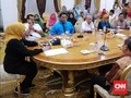 Warga Tangisi Kerabat Terjebak di Wuhan: Tolong Pak Jokowi