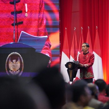 Keren, Ini Gaya Jokowi Berbaju 'Kung Fu Boy' Rayakan Imlek