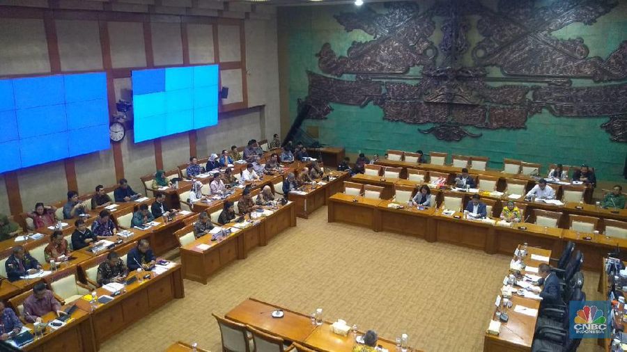 Menteri Keuangan mengikuti raker dengan Komisi XI DPR RI membahas Realisasi APBN 2019 dan Outlook Perekonomian Tahun 2020. (CNBC Indonesia/Cantika Adinda Putri)