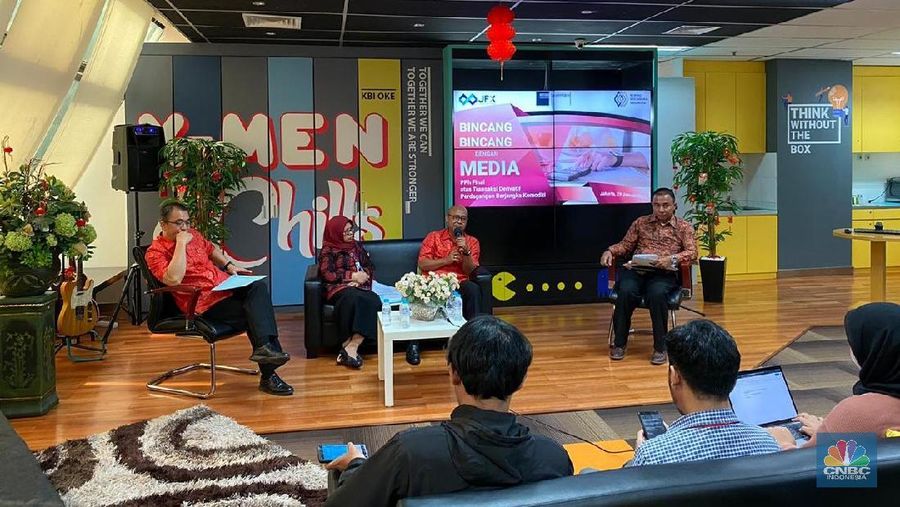 Suasana diskusi tentang PPh Final atas Transaksi Derivatif di Perdagangan Berjangka Komoditi di kantor PT Kliring Berjangka Indonesia (Persero), Graha Mandiri, Jakarta, Selasa (28/1/2020).