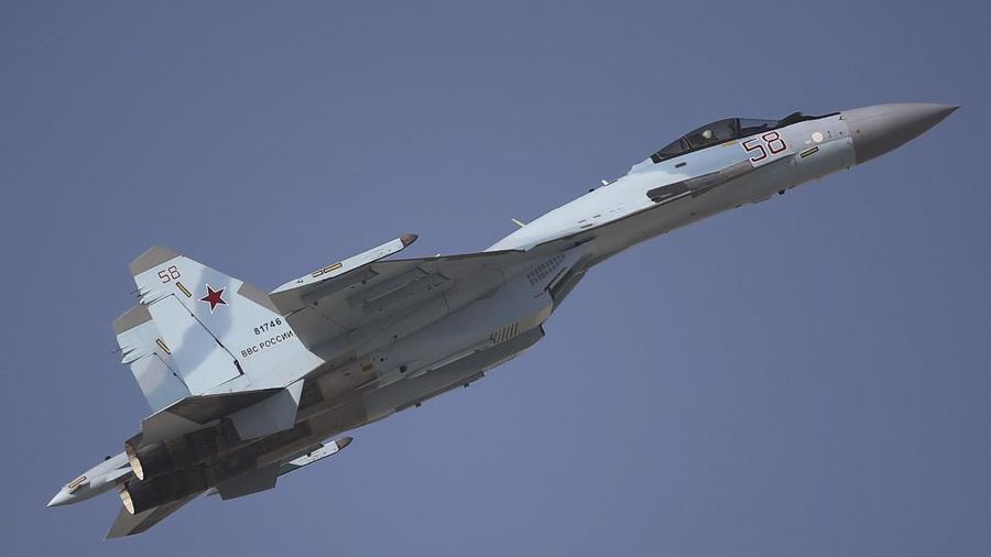 Pesawat Sukhoi SU-35. (AP Photo/Kamran Jebreili)