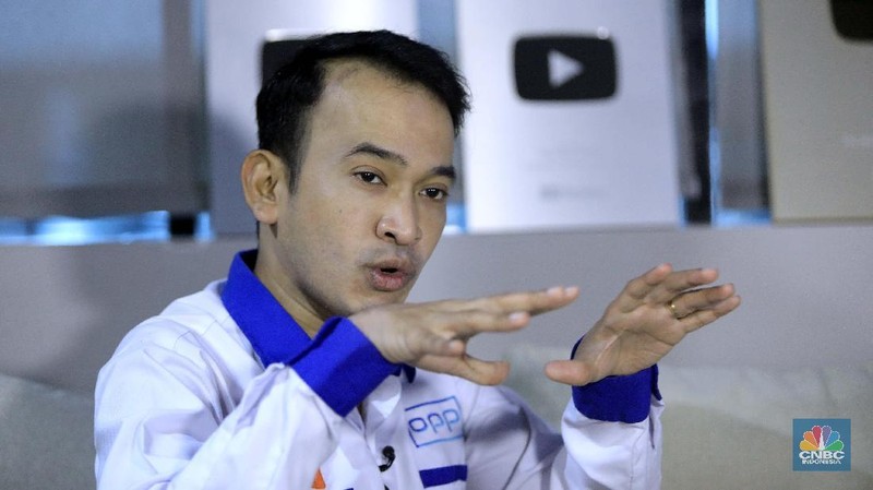 Ruben Onsu kini tidak hanya sebagai artis tapi juga pengusaha sukses.