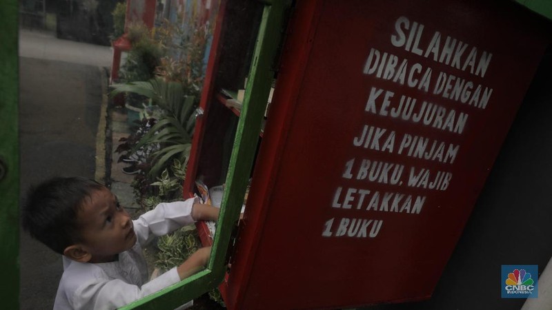 Keberadaan Kampung Literasi di Jatipulo menjadi salah satu ikhtiar untuk meningkatkan minat baca.