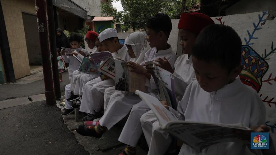 Keberadaan Kampung Literasi di Jatipulo menjadi salah satu ikhtiar untuk meningkatkan minat baca.