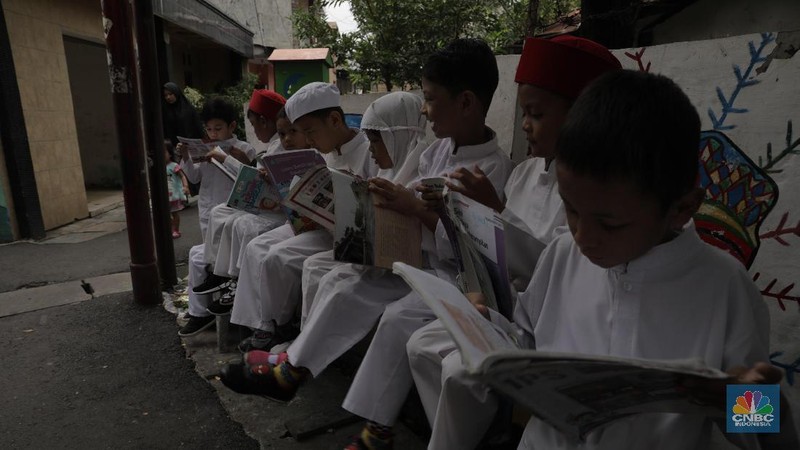 Keberadaan Kampung Literasi di Jatipulo menjadi salah satu ikhtiar untuk meningkatkan minat baca.